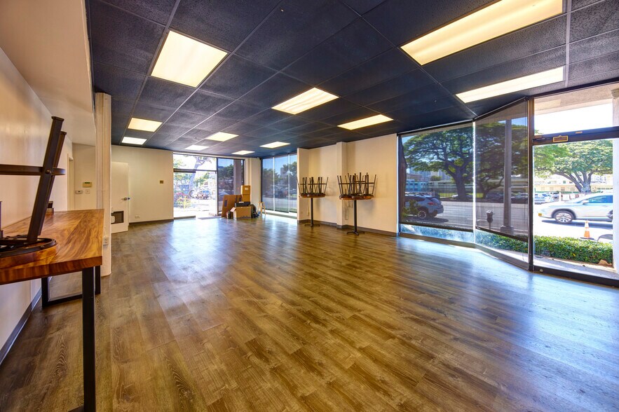 Primary Photo Of 1668 S King St, Honolulu Storefront Retail Office For Lease