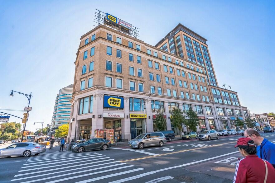 More Photos Of 400 E Fordham Rd, Bronx Office For Lease