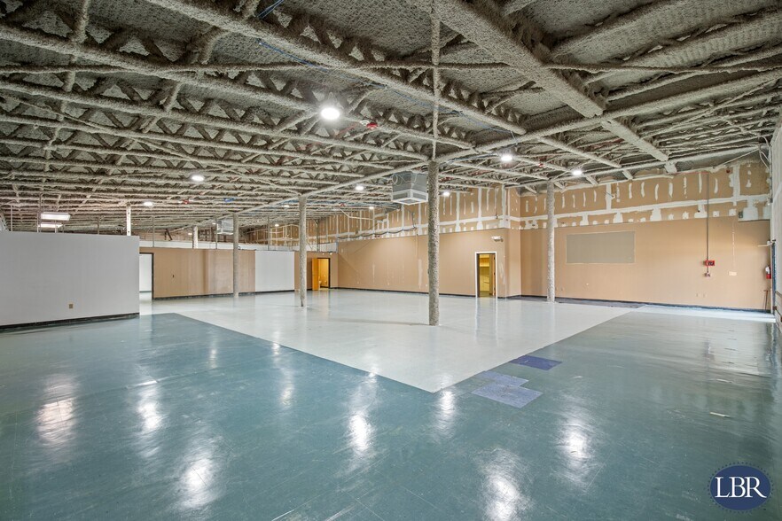 More Photos Of 185 Barton Blvd, Rockledge Storefront For Lease