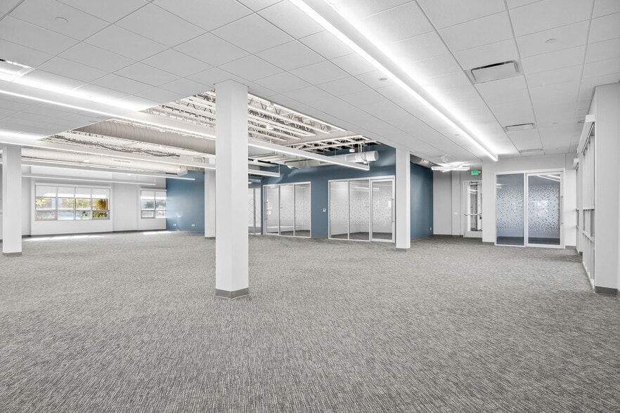 More Photos Of 6398 Cindy Ln, Carpinteria Office For Sale