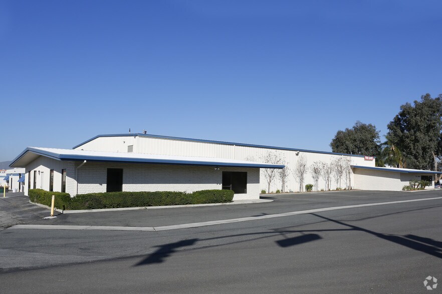 More Photos Of 575-585 Iowa Ave, Riverside Warehouse For Lease