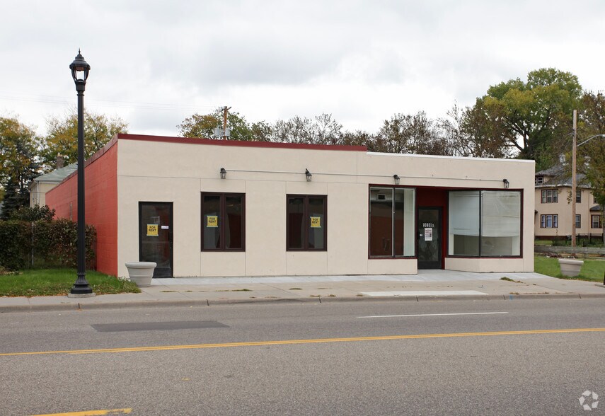 More Photos Of 2038 W Broadway Ave, Minneapolis Storefront For Sale