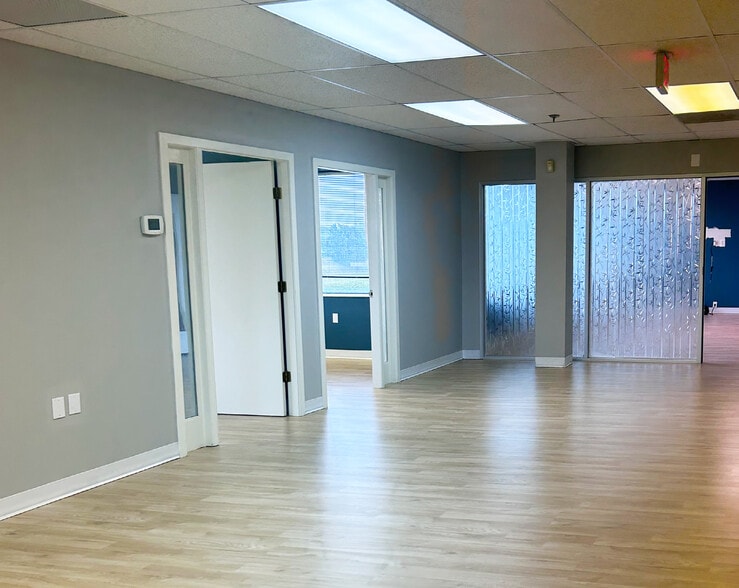 More Photos Of 45150 Russell Branch Pky, Ashburn Office For Sale