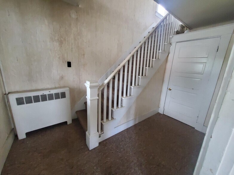 More Photos Of 17 Summer St, Dover-Foxcroft Office For Sale
