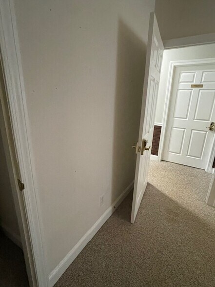 More Photos Of 106 Colony Park Dr, Cumming Office Residential For Lease