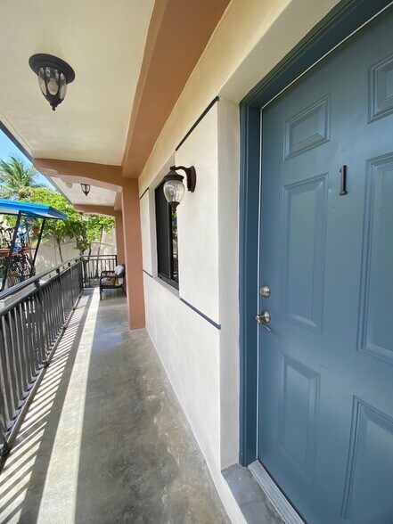 More Photos Of 2268 SW 8th St, Miami Storefront Retail Residential For Sale