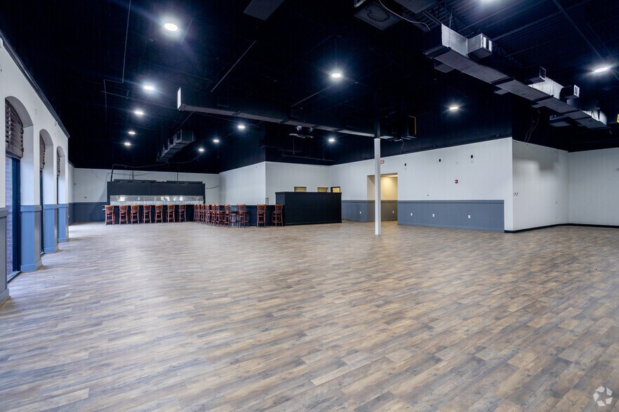 More Photos Of 18321 W Lake Houston Pky, Humble Unknown For Lease