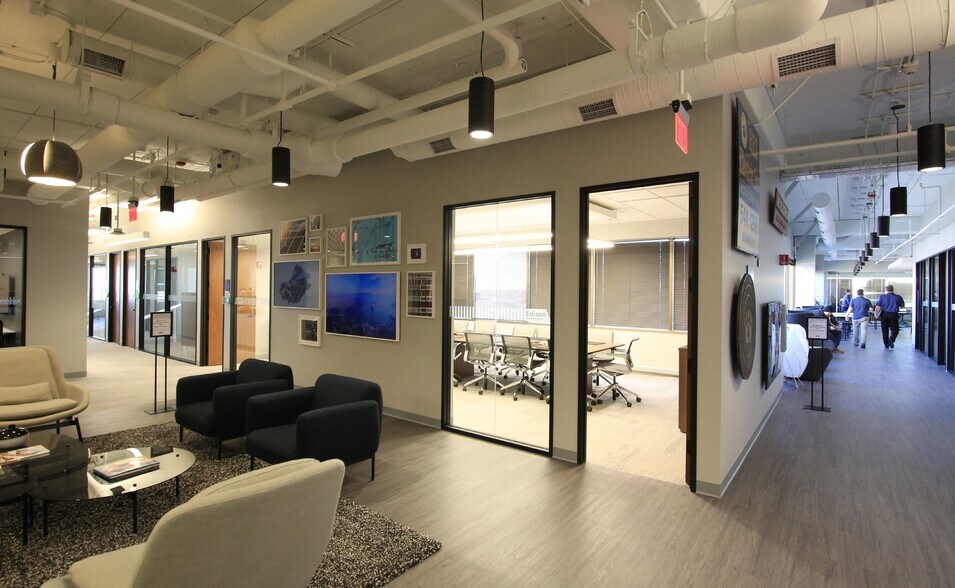 More Photos Of 1333 Butterfield Rd, Downers Grove Office For Lease