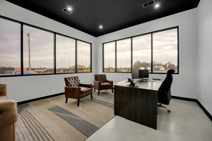 More Photos Of 22800 Highway H, Sedalia Manufacturing For Sale