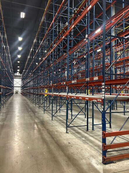 More Photos Of 1840 Commerce Dr, South Bend Warehouse For Lease