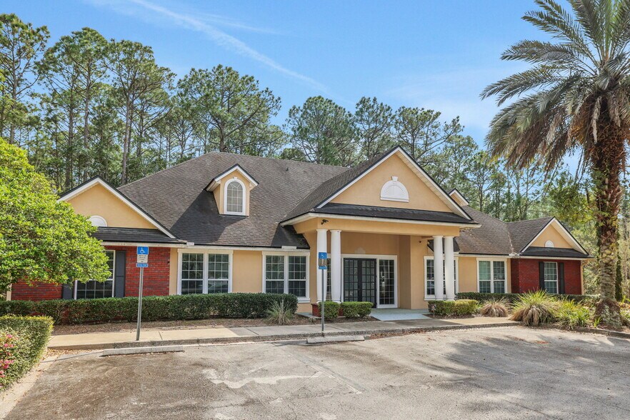 More Photos Of 7700 Square Lake Blvd, Jacksonville Office For Lease