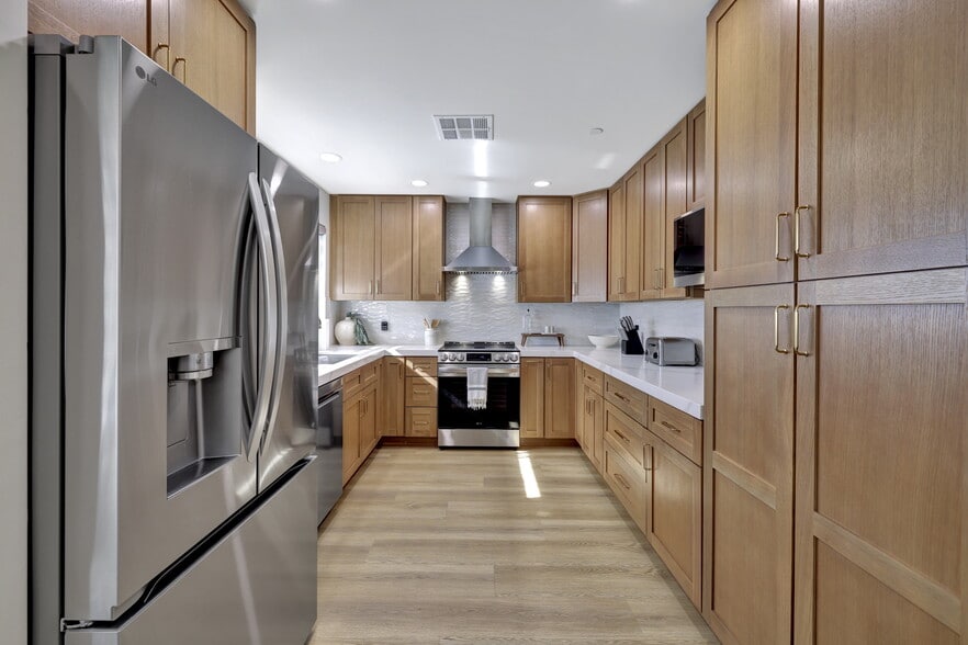 More Photos Of 10865 E Sahuaro Dr, Scottsdale Assisted Living For Sale