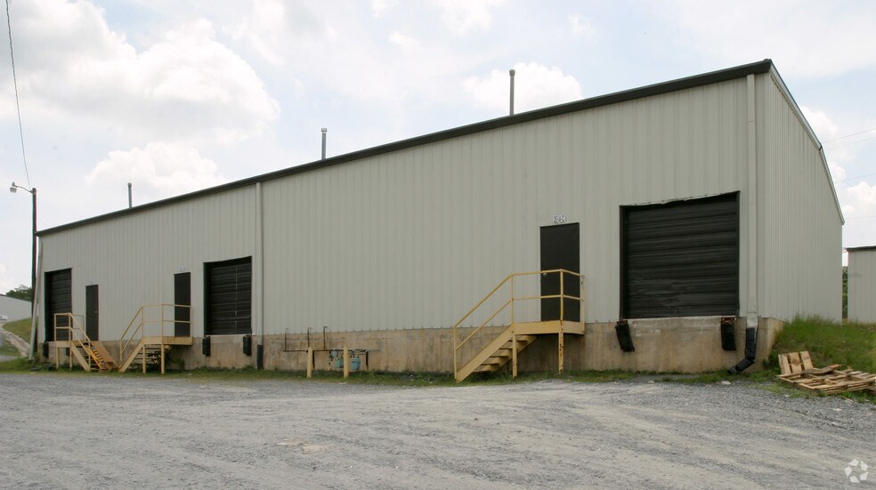 More Photos Of 2514 C-2514 E N Fayetteville St, Randleman Warehouse For Lease