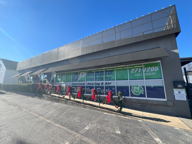 More Photos Of 211 N Pleasantburg Dr, Greenville Light Manufacturing For Sale