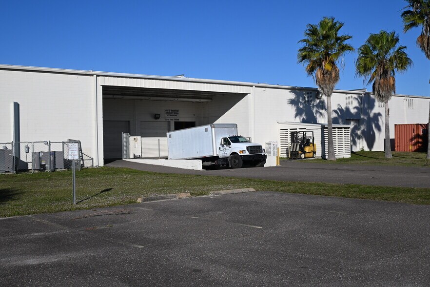 More Photos Of 11801 28th St N, Saint Petersburg Warehouse For Lease
