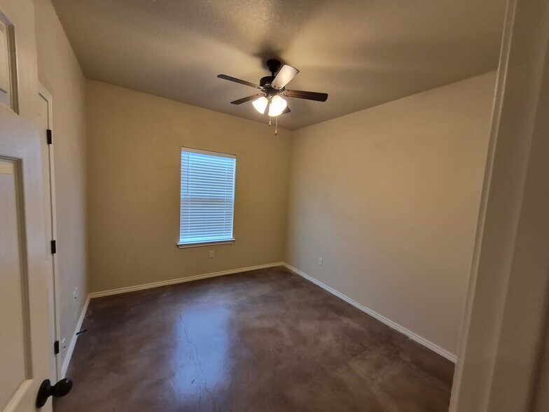 More Photos Of 698 Saengerhalle Rd, New Braunfels Apartments For Sale