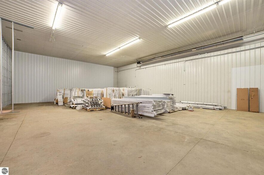 More Photos Of 110 W Park Dr, Kalkaska Service For Sale