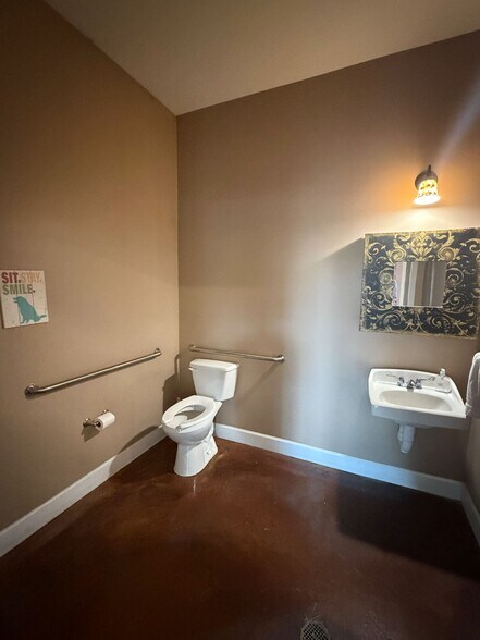 More Photos Of 230 W Main St, Victor General Retail For Sale