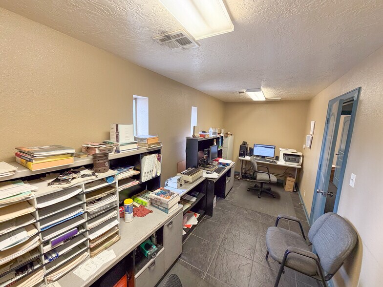 More Photos Of 4421 Theiss Rd, Humble Warehouse For Sale