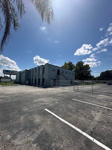 More Photos Of 2300 S Orange Blossom Trl, Orlando Office For Sale