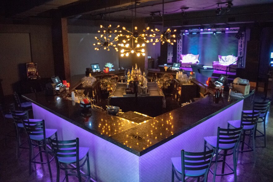 More Photos Of 47 W Amelia St, Orlando Bar For Sale