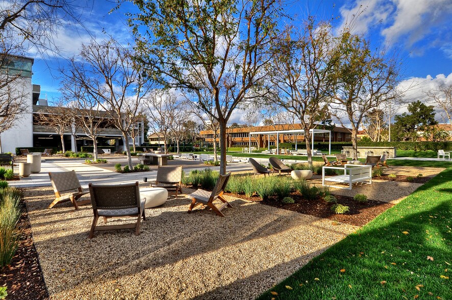 More Photos Of 895 Dove St, Newport Beach Office For Lease