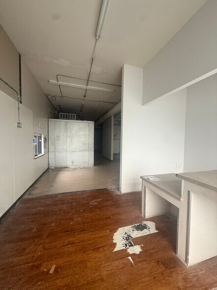 More Photos Of 3315 SW Williams Blvd, Cedar Rapids Storefront Retail Office For Lease