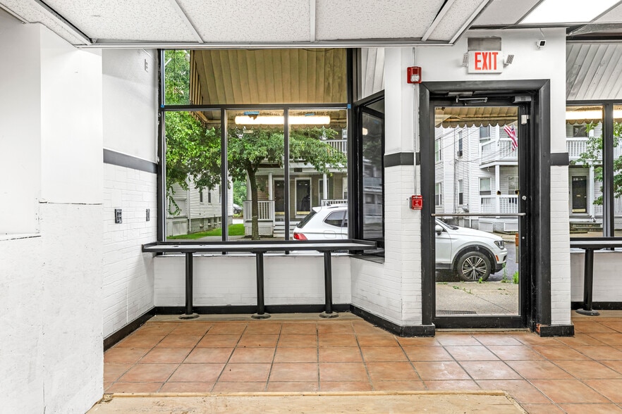 More Photos Of 228 Oakland Ave, Providence Restaurant For Lease