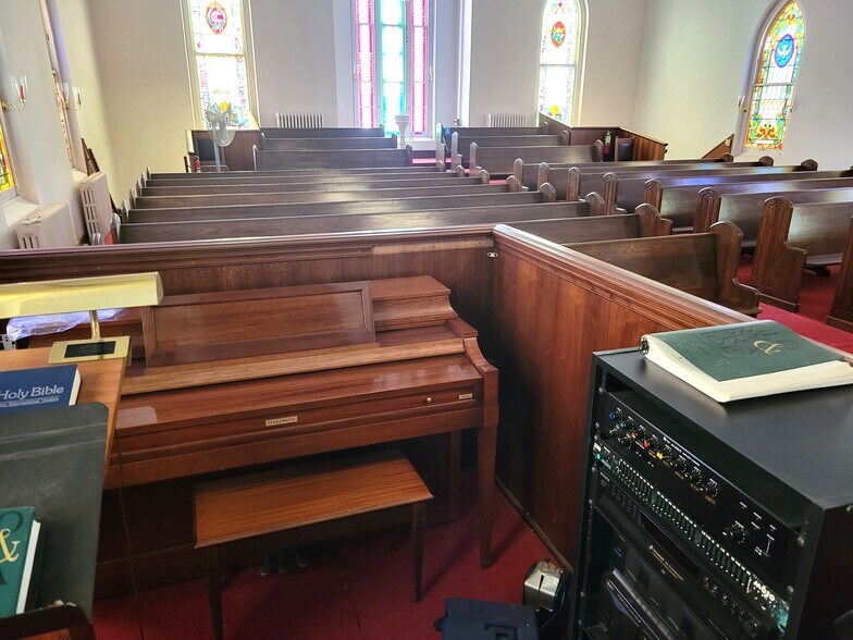 More Photos Of 7 S Main St, Union Bridge Religious Facility For Sale