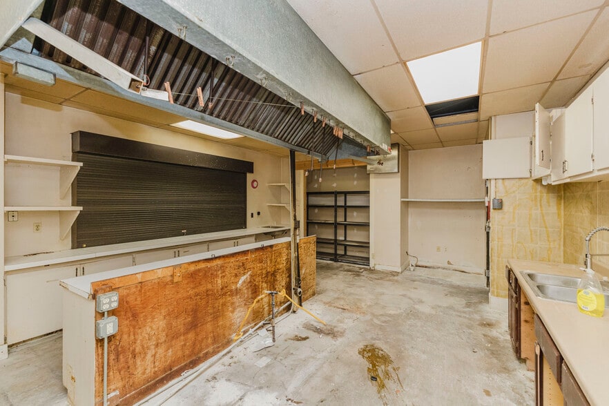 More Photos Of 1560 S Topeka St, Wichita Lodge Meeting Hall For Sale