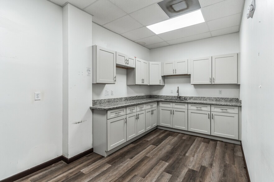 More Photos Of 4405 S US Highway 1, Fort Pierce Auto Dealership For Lease