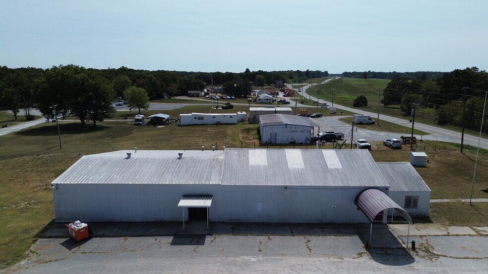 More Photos Of Hwys 59 & 10, Grove Restaurant For Sale