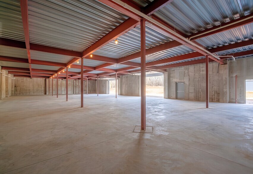 More Photos Of 8 Scuttle Hole Rd rd, Water Mill Flex For Lease