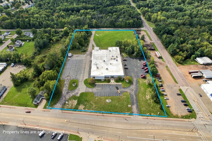 More Photos Of 2321 W Grand Ave, Wisconsin Rapids Office For Sale