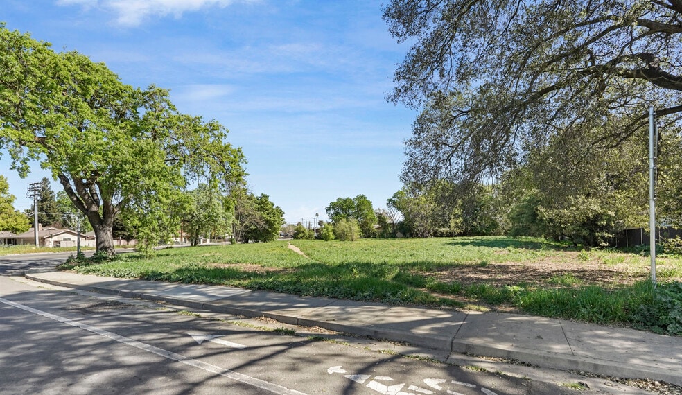 More Photos Of 114 F St, Galt Land For Sale