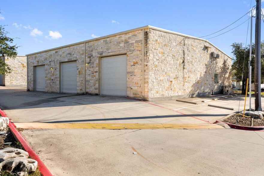 More Photos Of 2000 Windy Ter, Cedar Park Warehouse For Sale