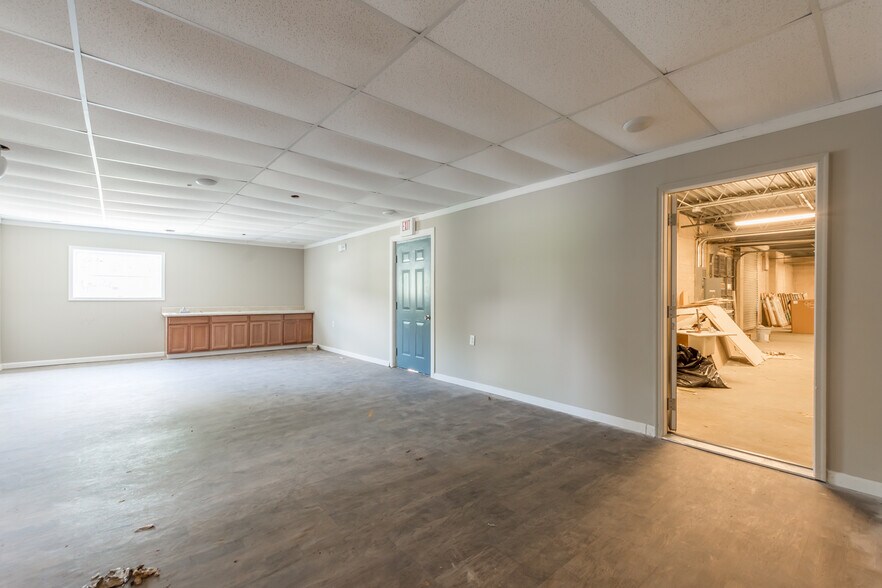 More Photos Of 8456 Newman St, Douglasville Light Manufacturing For Lease