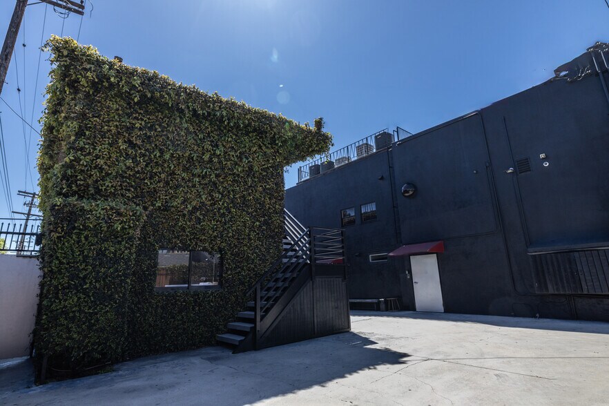 More Photos Of 5102 Vineland Ave, North Hollywood Movie Radio TVStudio For Lease