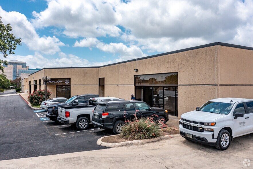More Photos Of 833-899 Isom Rd, San Antonio Unknown For Lease