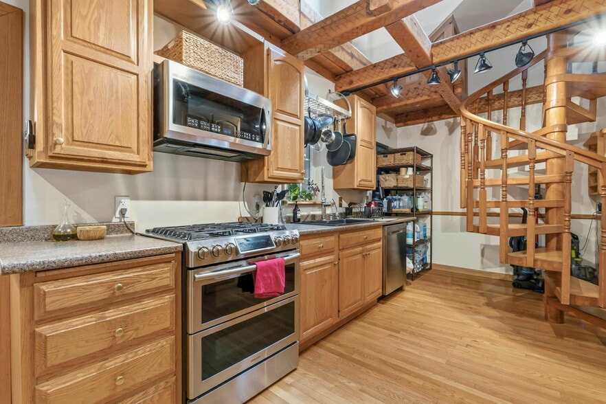 More Photos Of 4980 Highway 73, Evergreen Hotel For Sale