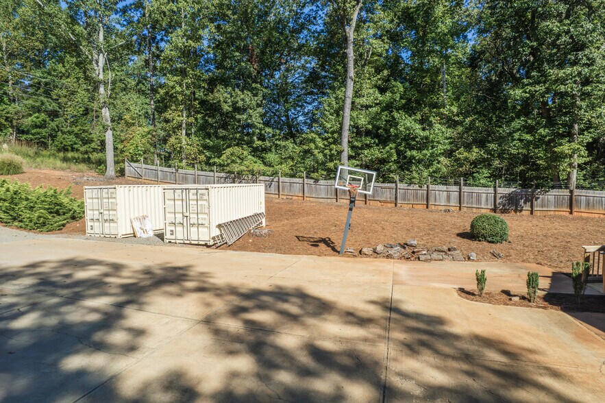 More Photos Of 2627 Holly St, Holly Springs Light Distribution For Lease