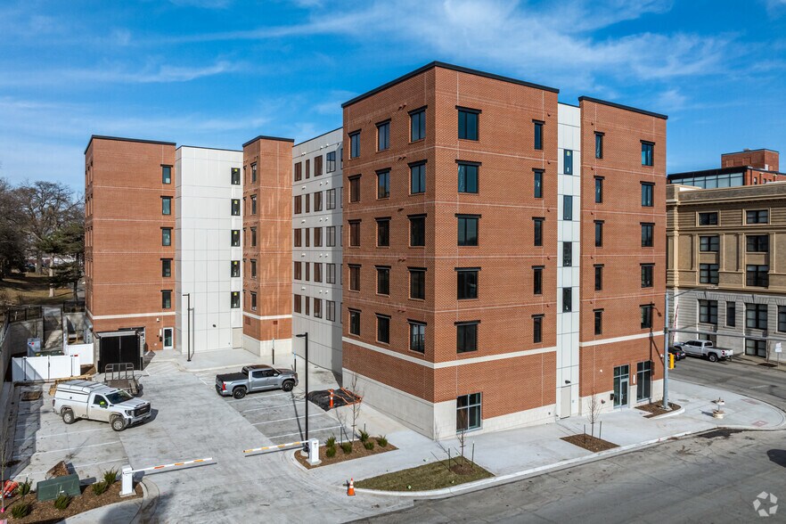 More Photos Of 810 N 6th St, Kansas City Apartments For Lease