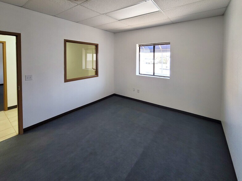 More Photos Of 801 Pendale Rd, El Paso Distribution For Sale