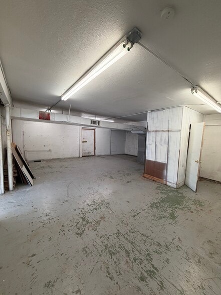 More Photos Of 1010 N Tennessee St, McKinney Freestanding For Sale