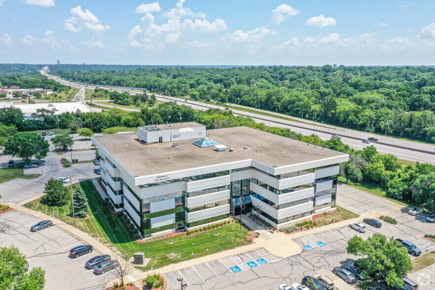 More Photos Of 1415 28th St, West Des Moines Office For Lease