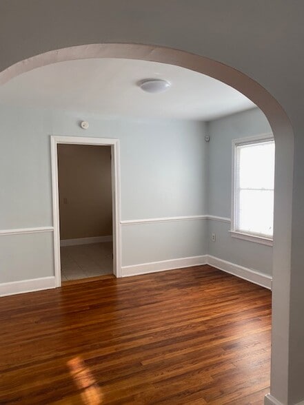 More Photos Of 5560 Jonesboro Rd, Lake City Office For Sale
