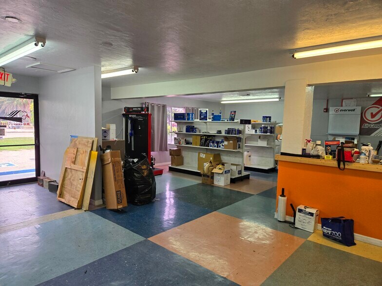 More Photos Of 3696 Dr Martin Luther King Jr Blvd, Fort Myers Freestanding For Lease