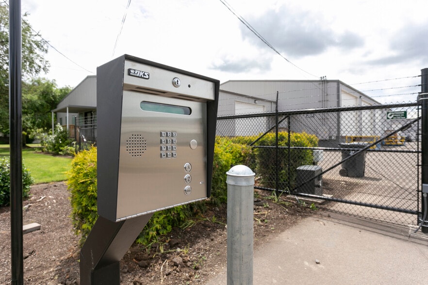 More Photos Of 2200 Three Lakes Rd SE, Albany Manufacturing For Lease