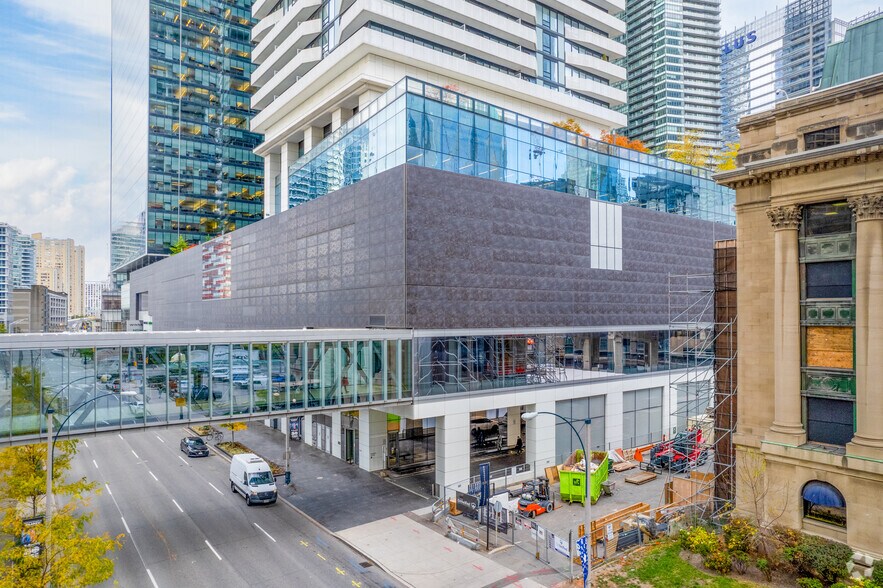 More Photos Of 1 York St, Toronto Storefront For Lease
