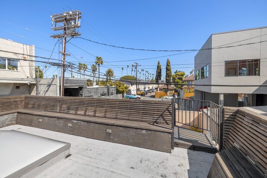 More Photos Of 513 Boccaccio Ave, Venice Office For Lease